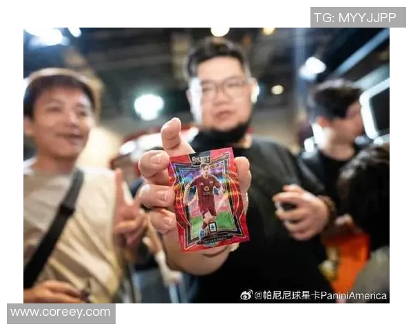 《帕尼尼足球球星卡游戏版全新体验带你重温经典球场瞬间》